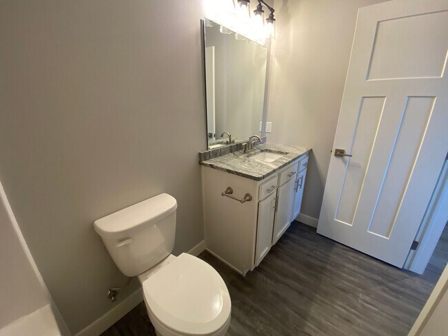 Building Photo - Updated 3 bed, 2 bath Horace Home!!