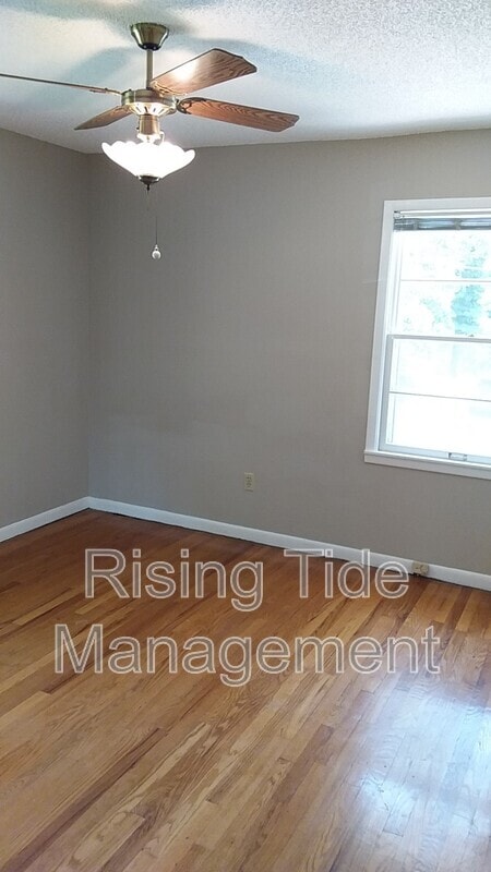 Building Photo - 129 12th Ct NW
