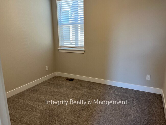 Building Photo - 2457 Majorca Dr