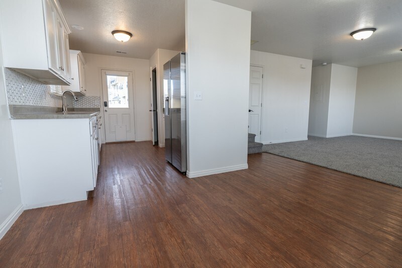 Building Photo - 1015 S 1850 W
