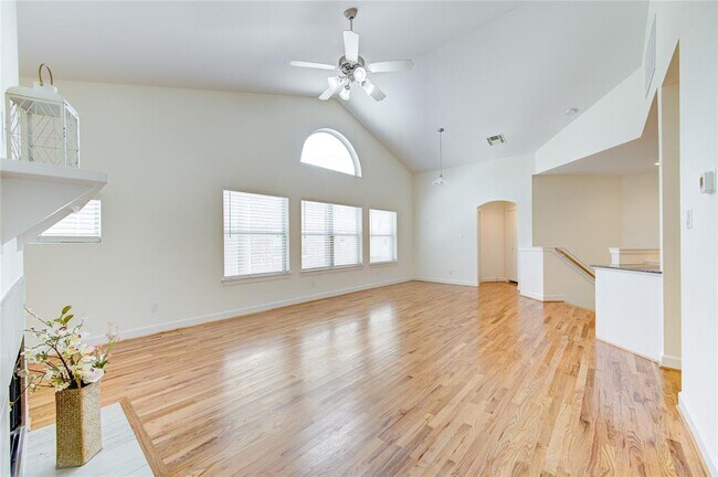 Building Photo - 11508 Main Cedar Dr