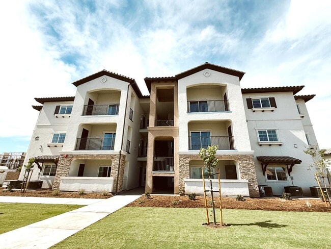 Building Photo - 300 Shannon Pkwy