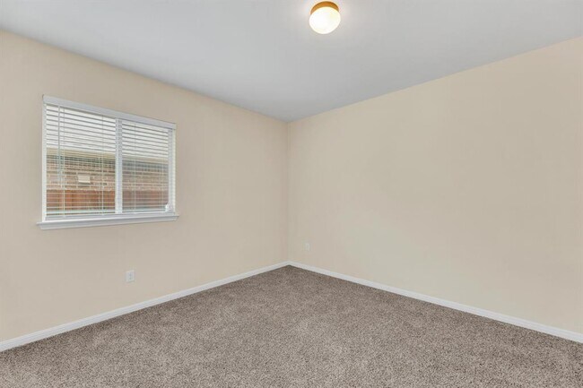 Building Photo - 16421 Pallazo Dr