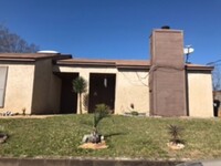 Building Photo - 2 Bedroom duplex in PTISD