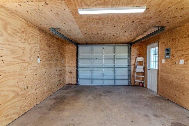 Building Photo - 11416 Pine Forest Dr