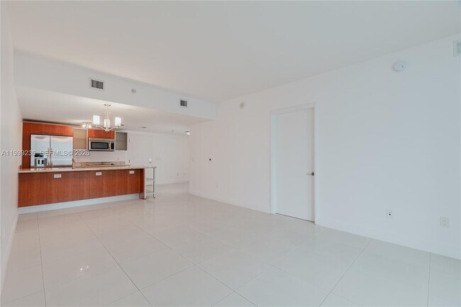 Building Photo - 185 SW 7th St