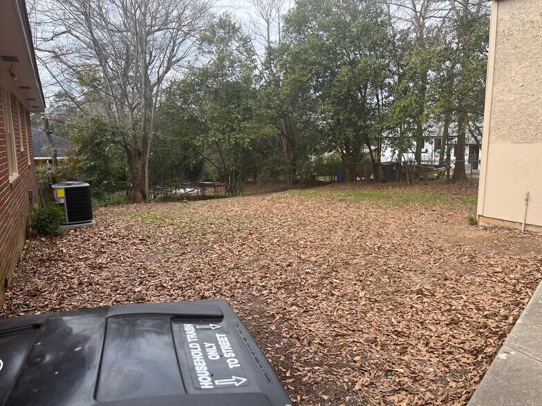 Building Photo - 3279 Ohara Dr S