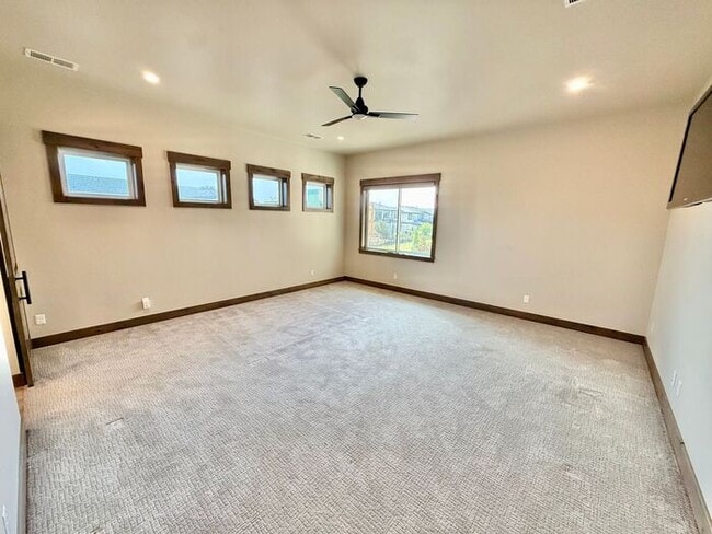 Building Photo - Luxury Golf Retreat in Berthoud with Breat...