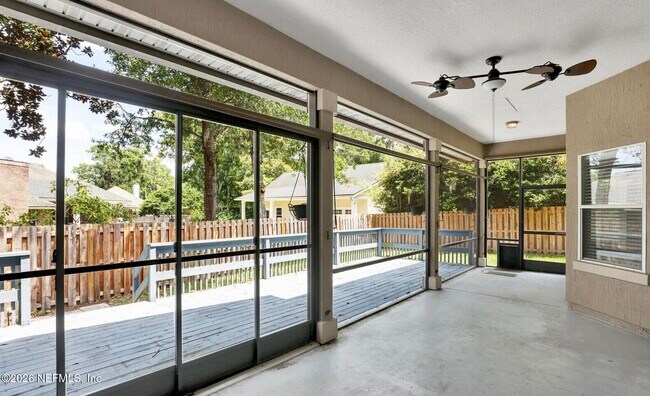 Building Photo - 11827 Crusselle Dr