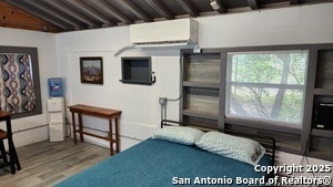 Building Photo - 560 Mountain Dr
