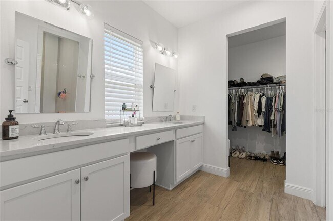 Building Photo - 5412 Silver Sun Dr