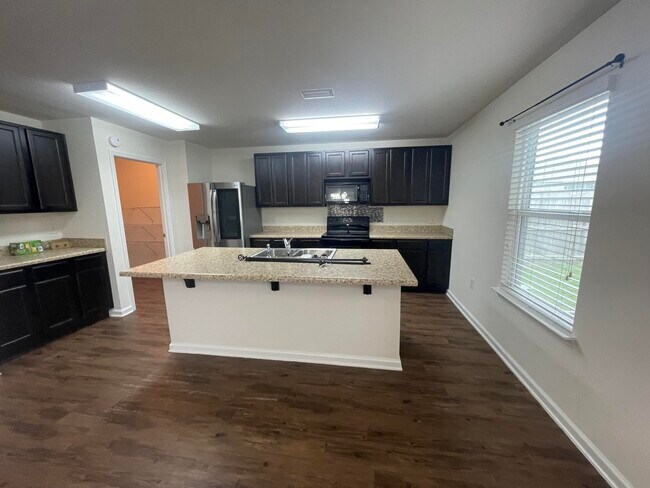 Building Photo - 4893 Kensington Ln