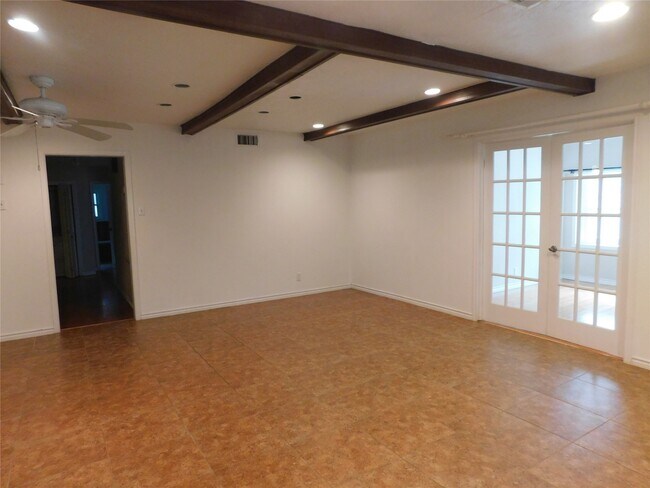 Building Photo - 2317 Dorrington St