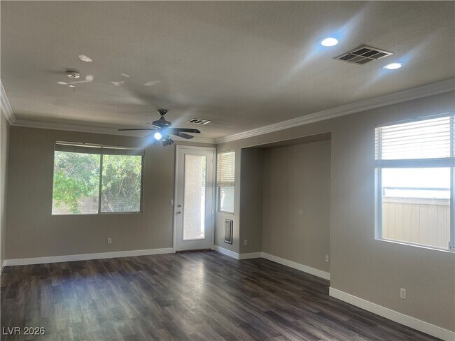 Building Photo - 718 Canfield Point Ave