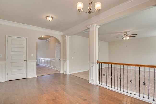 Building Photo - 5014 Vine Ln
