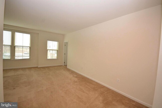 Building Photo - 5942 Leben Dr