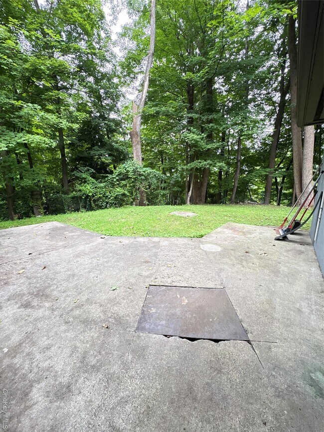 Building Photo - 42 Burlison Ave