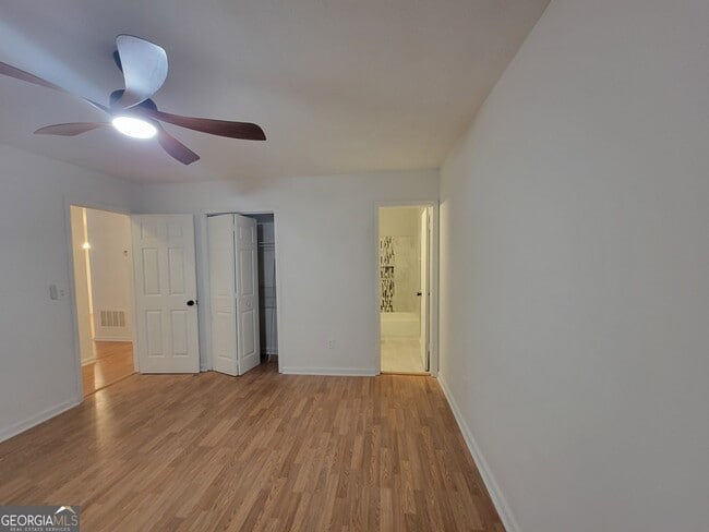 Building Photo - 1086 Summer Brook Anx