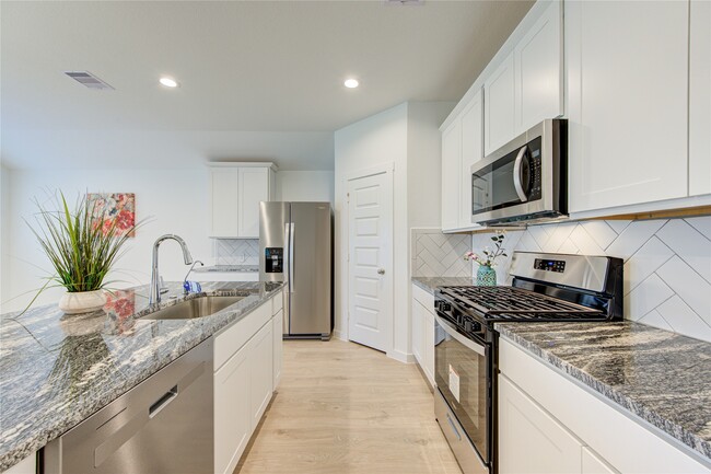 Building Photo - 2808 Misty Elm Ln