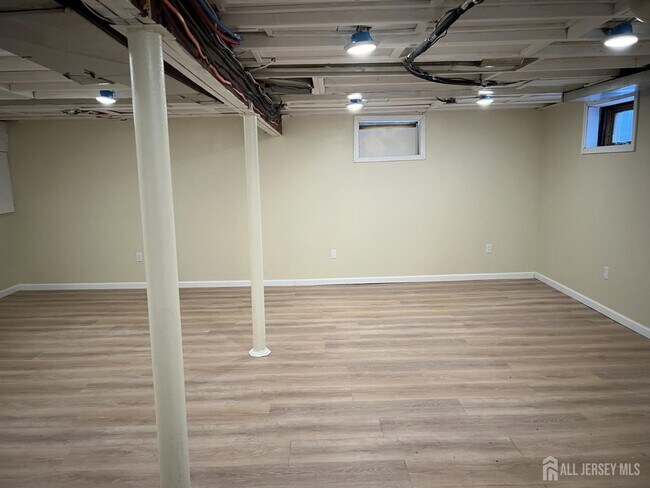 Building Photo - 30 Cypress St