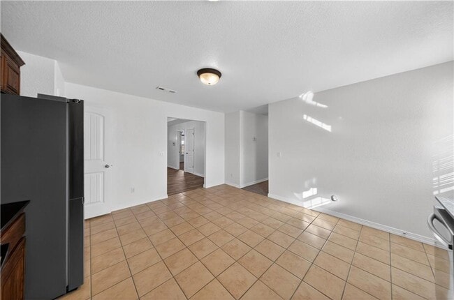 Building Photo - 656 Woodland St