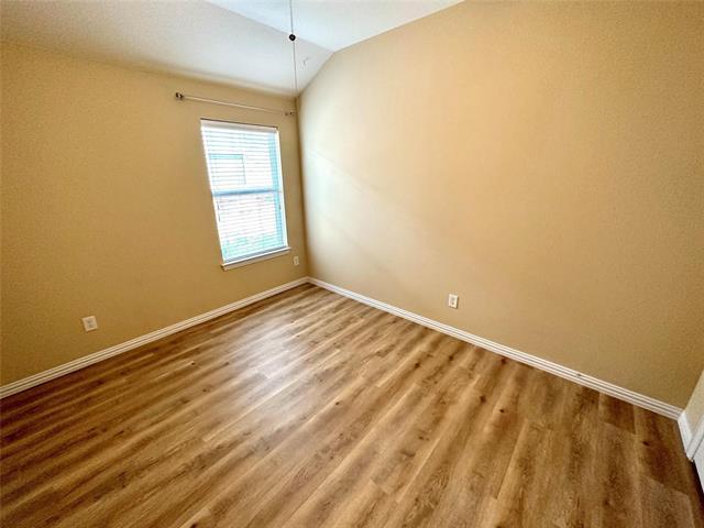 Building Photo - 221 Creekwood Dr