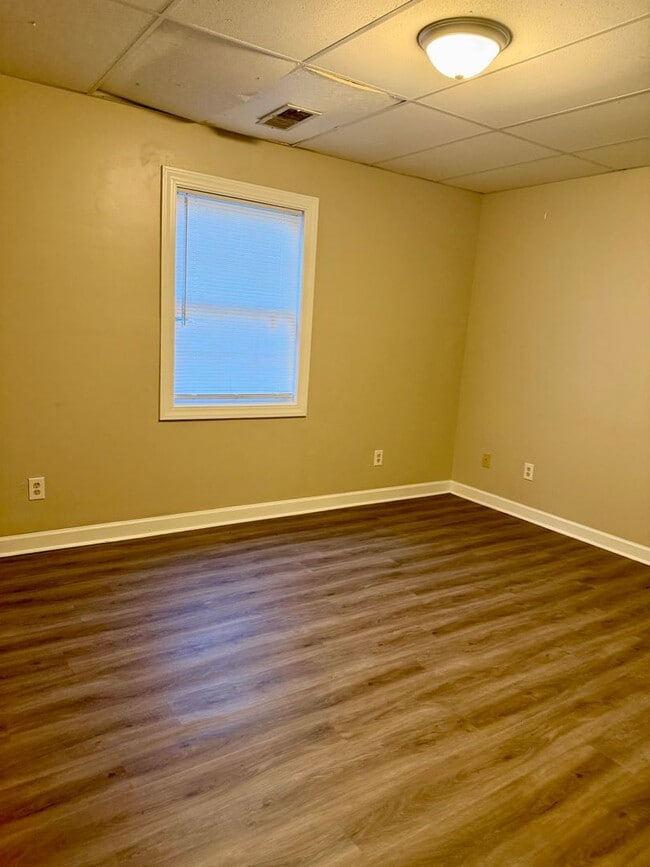 Building Photo - 281 Foxworth Dr