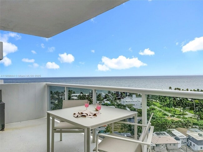 Building Photo - 2715 N Ocean Blvd