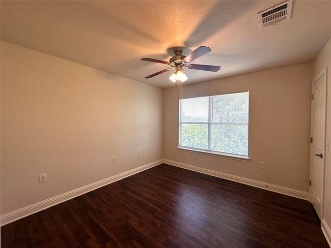 Building Photo - 506 Delmar Ave