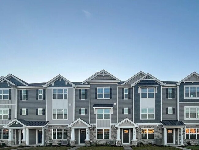 Primary Photo - 367 Bridgeview Ct