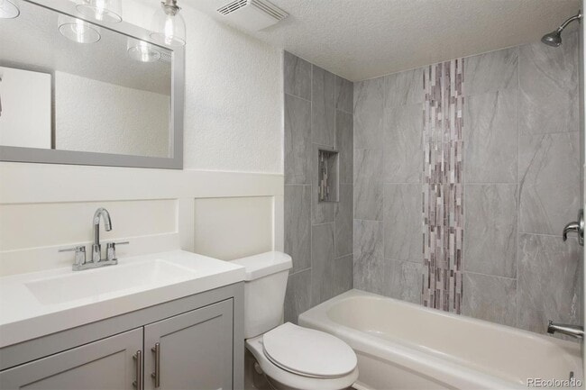 Building Photo - 3250 Oneal Cir