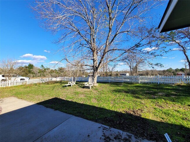 Building Photo - 208 Newcastle Dr