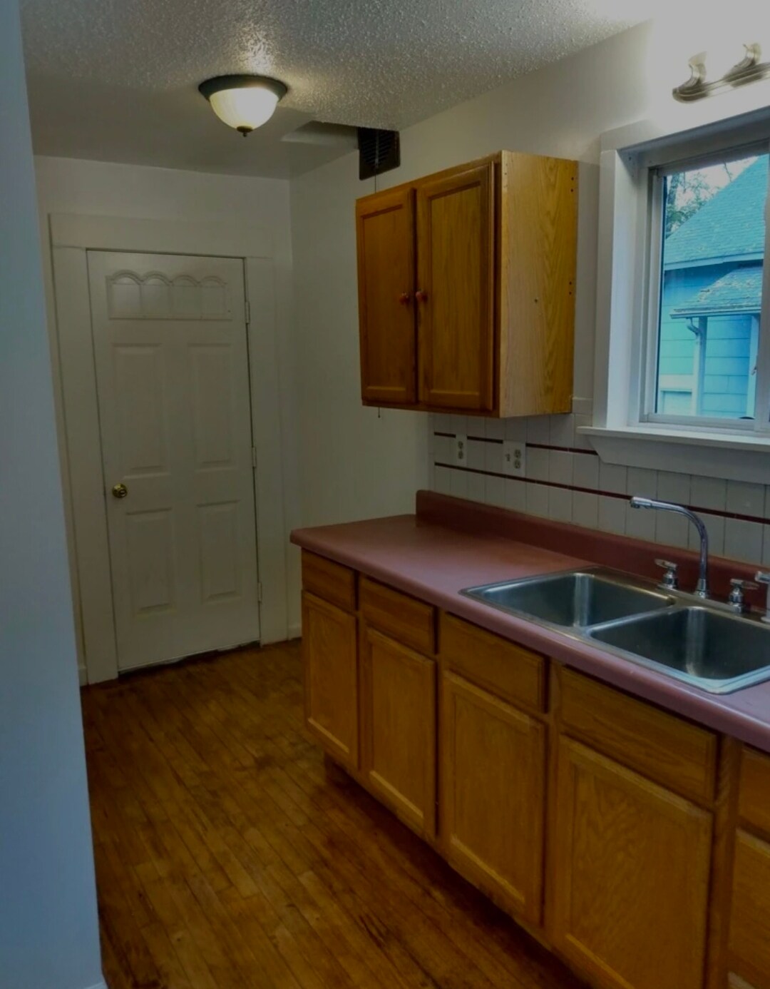 Building Photo - 701 Litchfield St