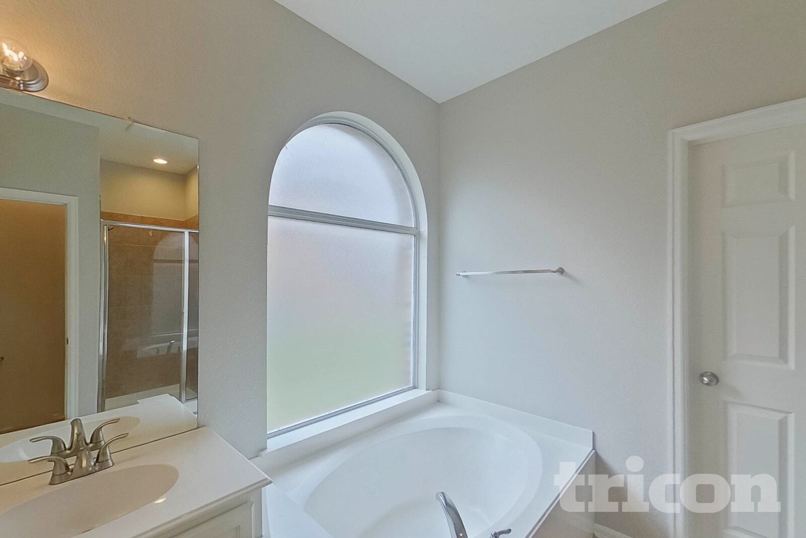 Building Photo - 2811 S Serrano