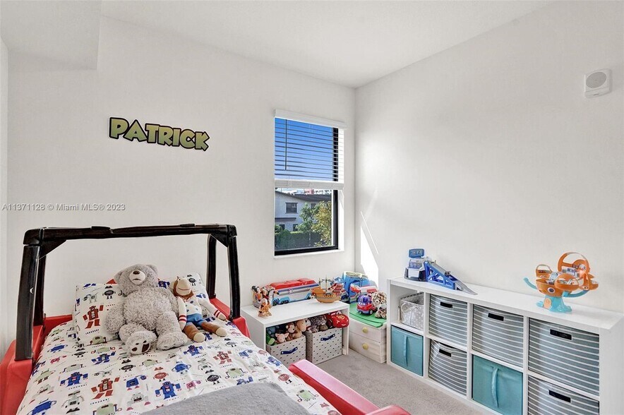 Building Photo - 10437 NW 82nd St