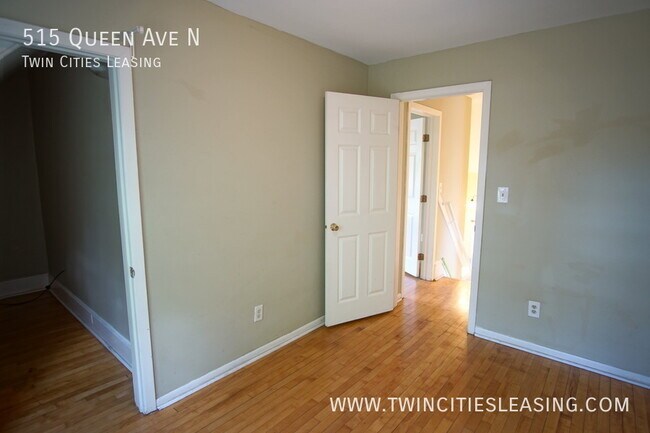 Building Photo - 515 N Queen Ave