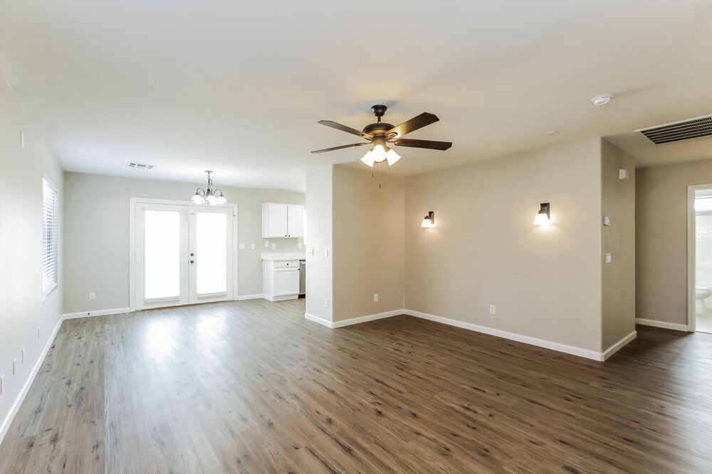 Building Photo - 2638 E Valencia Dr