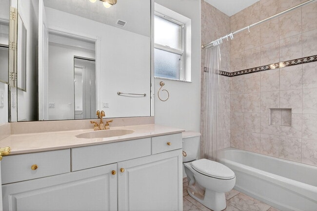 Building Photo - 7145 Veneto Dr