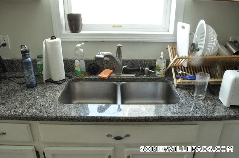 Building Photo - 10 Evergreen Ave