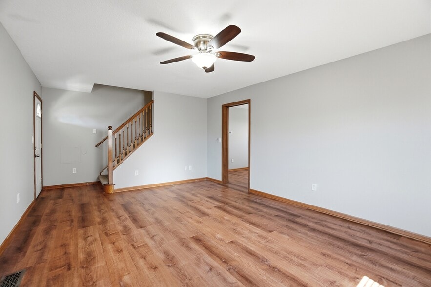 Building Photo - 245 Fitchland Dr