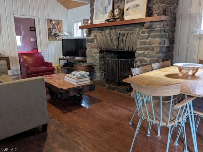 Building Photo - 445 Miller Park Rd