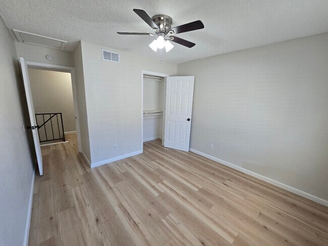 Building Photo - 5640 Birchmont Dr