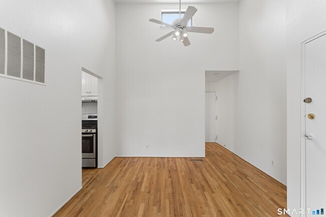 Building Photo - 82 Olcott Way