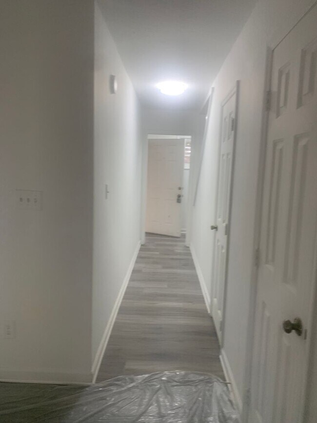 Building Photo - 4804-4806