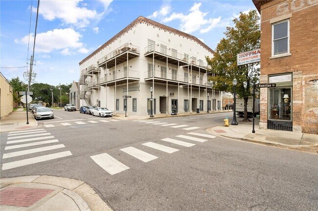 Primary Photo - 412 Dauphin St
