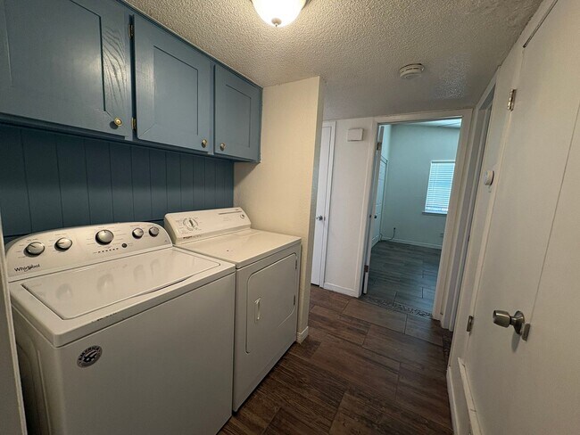 Building Photo - Lower valley duplex for rent