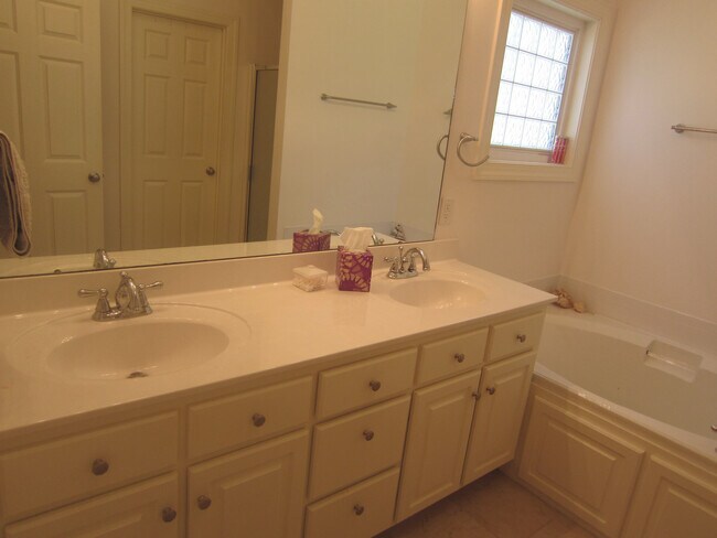 Building Photo - Live Where Others Vacation | 4BR Unique Home in the Gated Community of Fairfield Harbour!