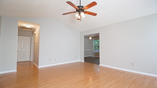 Building Photo - 642 Aspen St