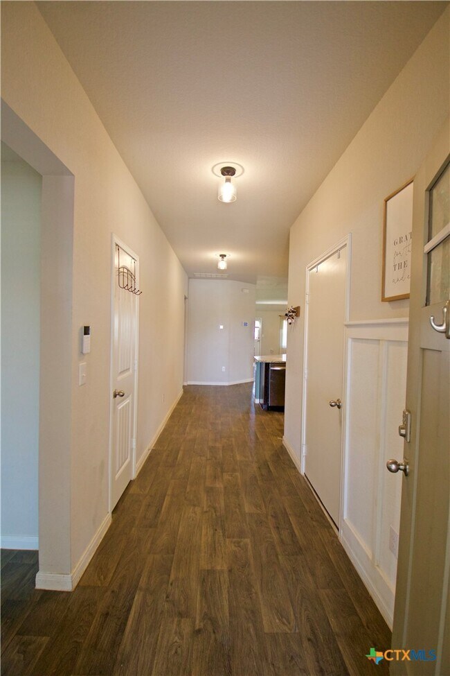 Building Photo - 105 Harlan Dr