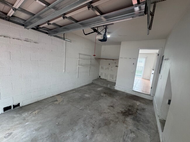 Building Photo - 6290 Duval Dr